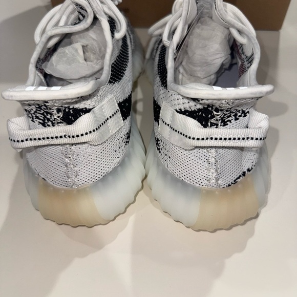 New adidas Yeezys 350 v2 boost zebra black white mens size 8.5 shoes - Picture 4 of 5